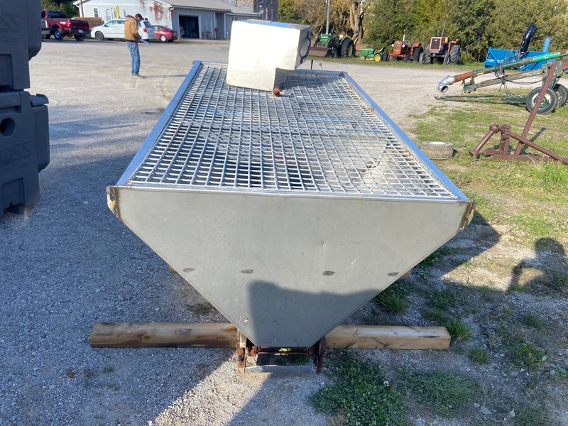 Chemical/Fertilizer Application  Arctic Salt Spreader Photo